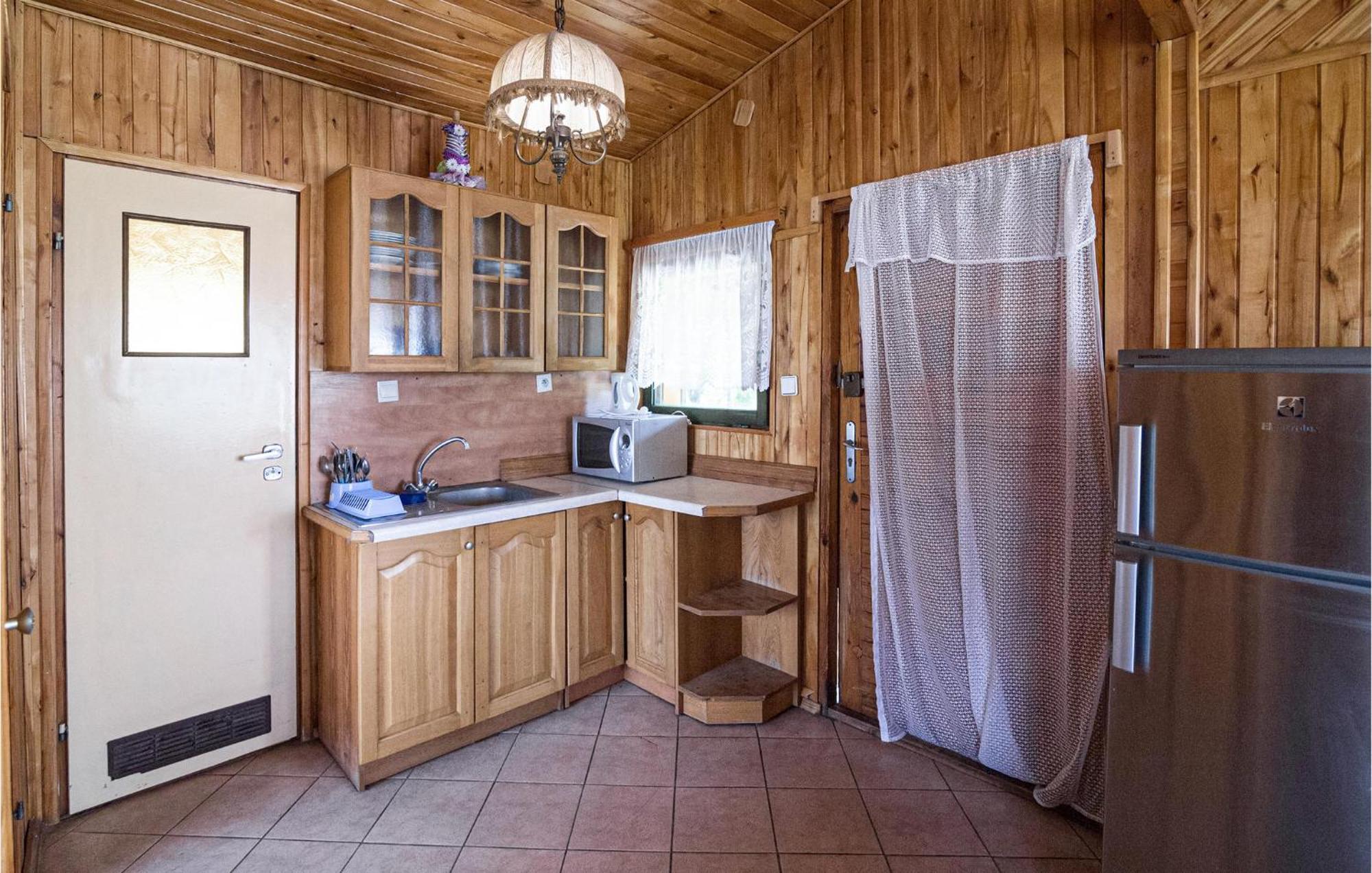 Amazing Home In Wilczeta With Kitchenette Extérieur photo